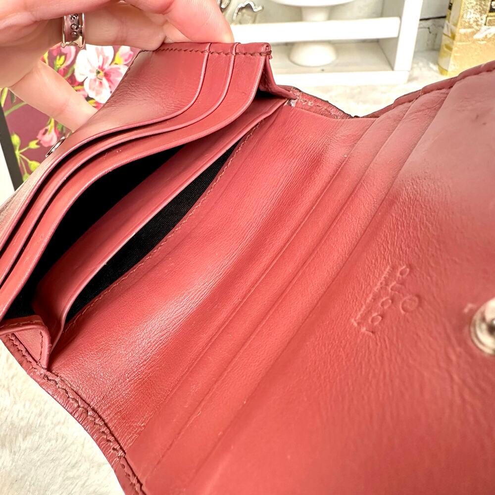 Gucci Flora Compact Wallet, Wristlet clutch GOOD USED! BEAUTIFUL! With chain - Picture 12 of 16